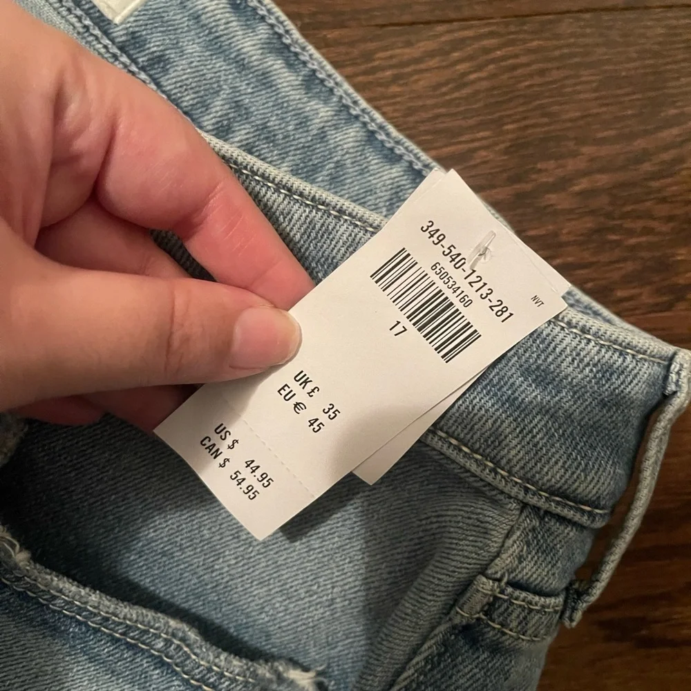 Hollister Curvy High Rise Mom denim shorts - Picture 4 of 5